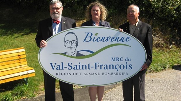 Treize panneaux pour bien identifier le Val-Saint-François