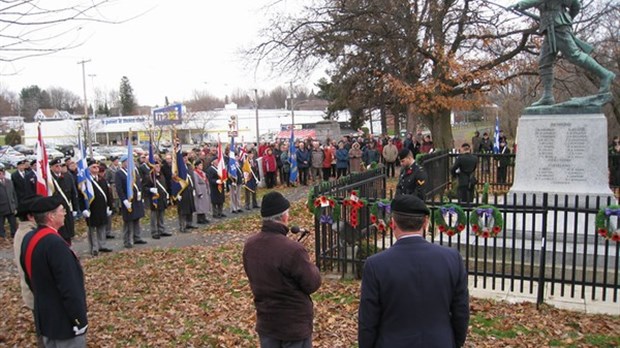Plus de 300 personnes se sont déplacées pour rendre hommage aux anciens combattants à Richmond