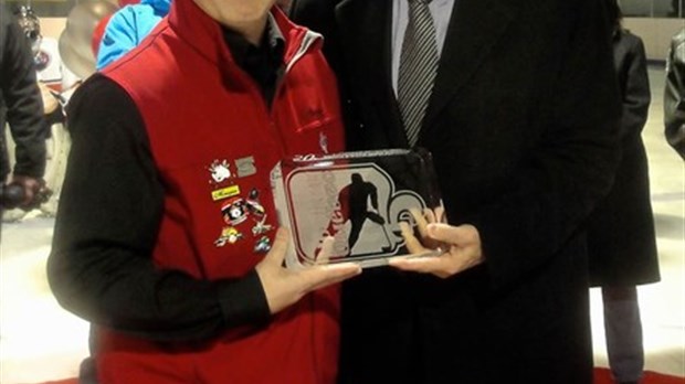 Un prix spécial de Hockey Québec pour souligner les 50 ans d'existence du Tournoi National Atome Mousquiri