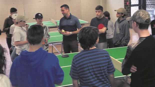 Le Tournoi de golf du Tournesol soutient les amateurs de ping-pong