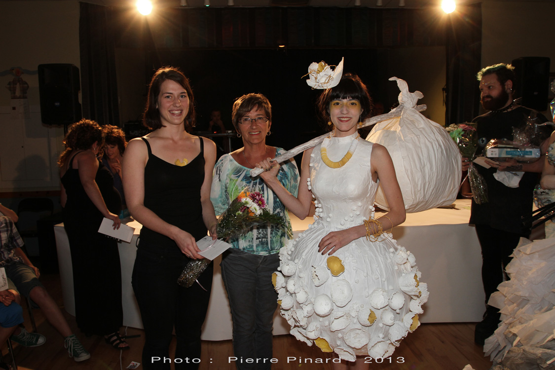 Festival du papier défilé des robes de papier