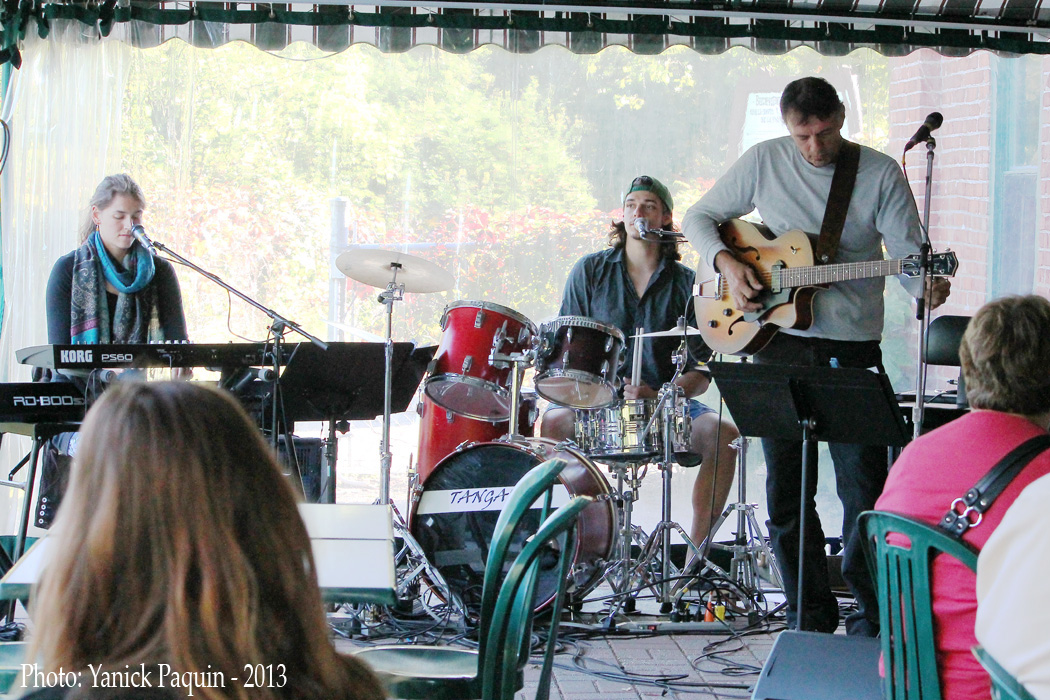 Tangara au Bistro de la poudrière.