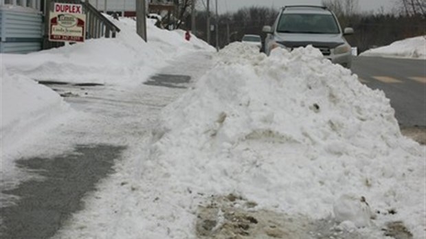 Interdiction de mettre la neige dans les rues de Windsor.