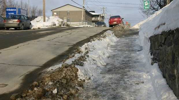 Stationnement permis sur une portion d’Ambroise-Dearden à Windsor