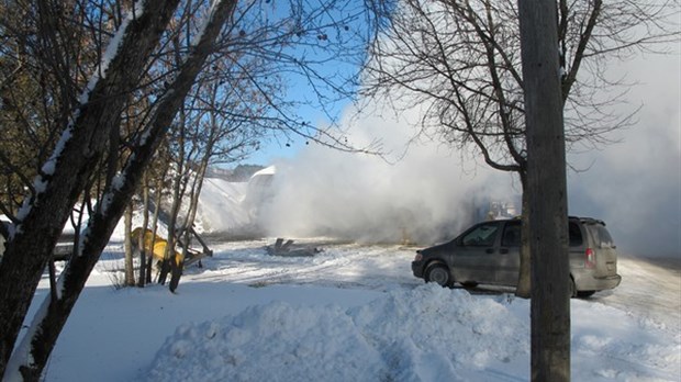 Le feu fait rage à Greenlay