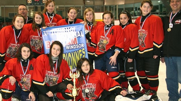 Tournoi National Bantam. Le Métro Brunelle de Windsor remporte les honneurs en classe A féminine