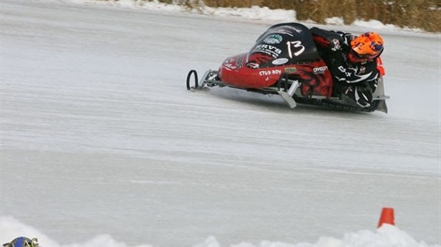 L'Américain Nicholas Van Strydonk gagne le grand prix Ski-Doo de Valcourt