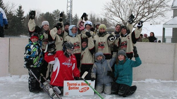 Une équipe de Windsor remporte le tournoi de hockey de Racine