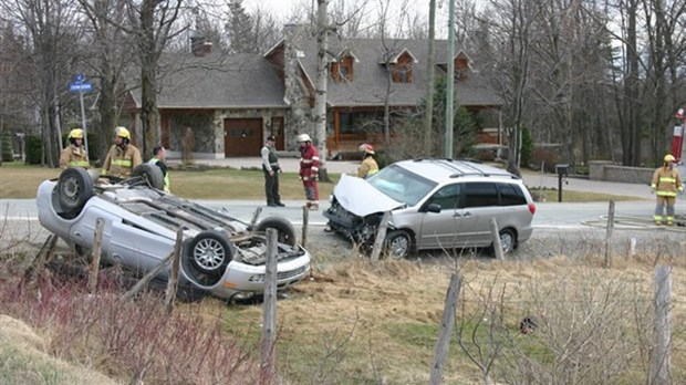 Accident de la route à Val-Joli