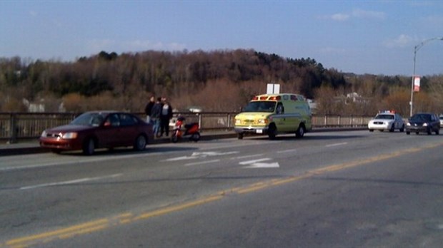 Accident sur le pont des Papetiers à Windsor