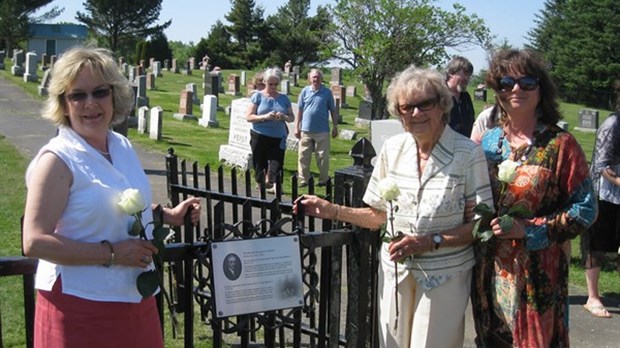 Dévoilement d’une plaque-souvenir en hommage au 50e anniversaire du décès du peintre F.S. Coburn