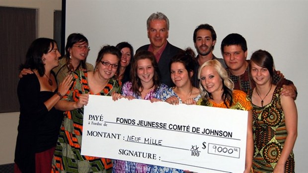 La 2e édition du Tournoi Pro-jeunesse Etienne-Alexis Boucher permet d’amasser 9 000$ pour le Fonds jeunesse du comté de Johnson
