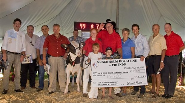 Une génisse de la ferme Crackhom rapporte 19 500 $ à la Fondation du CHUS !