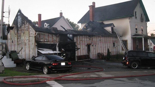 Un incendie endommage lourdement un duplex de la rue Cleevemont à Richmond