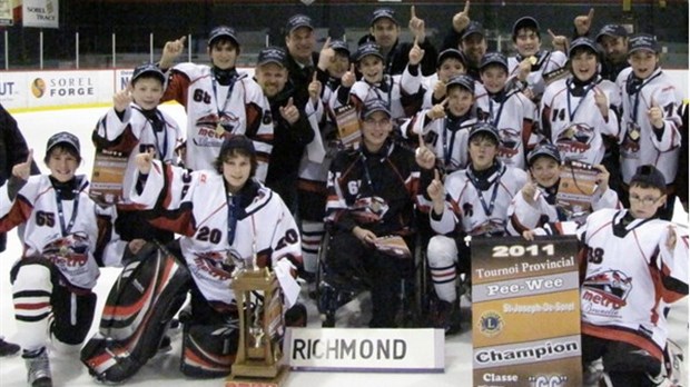 La formation pee-wee CC remporte les honneurs du tournoi de St-Joseph-de-Sorel