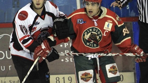 Yannick Tremblay se charge du HC Carvena.Victoire du Wild de Windsor 7 à 5