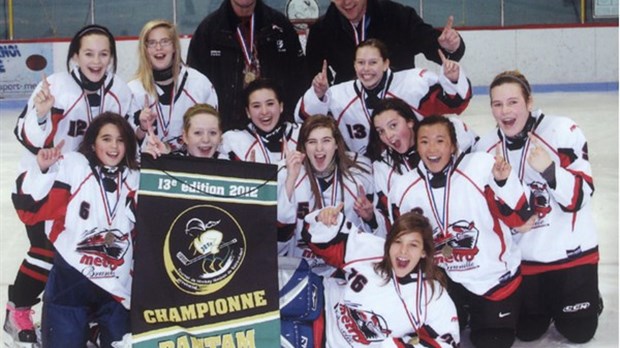 Le bantam féminin B  remporte le tournoi de St-Hubert