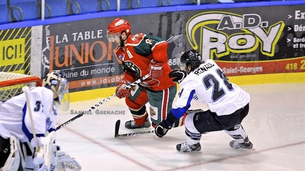 Le Wild de Windsor gagne le match et le premier rang