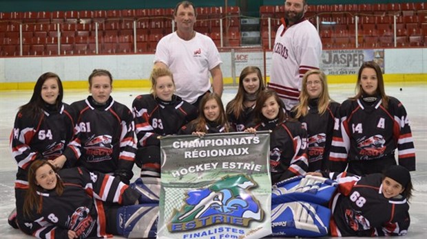 La formation bantam B féminine du Métro Brunelle du Val-Saint-François