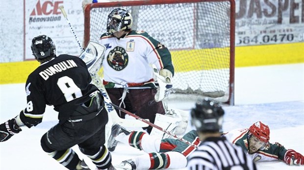 Le Wild de Windsor triomphe 3-0 de Jonquière devant 1,069 fans