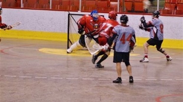 Crosse. Longueuil écrase Windsor par la marque de 18 à 12