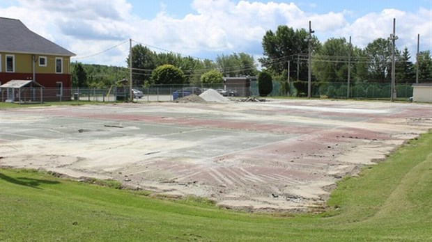 Travaux au terrain de tennis de Windsor