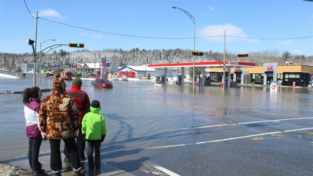 16 avril : Quelques photos des inondations dans le secteur de Greenlay à Windsor