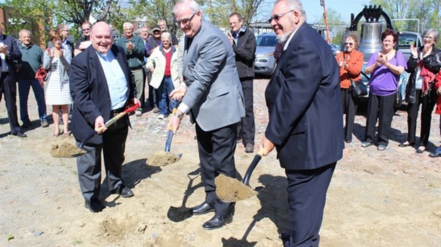 Pelletée de terre officielle pour la reconstruction de l’église Saint-Philippe de Windsor