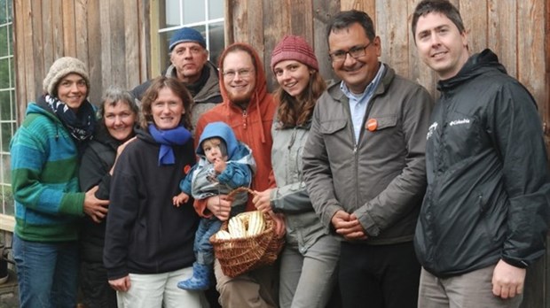 Le président de Québec solidaire visite des agriculteurs biologiques de l'Estrie