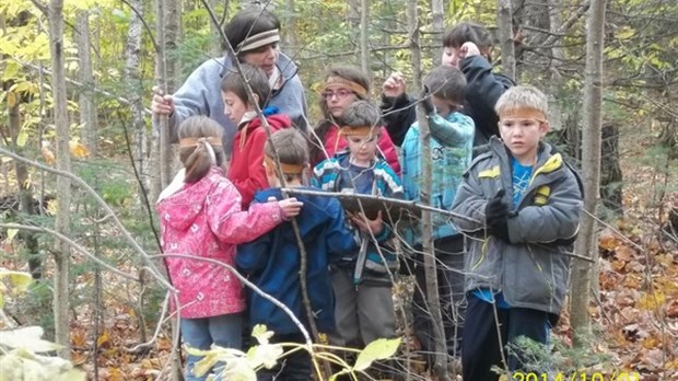 Les castors scouts de Windsor se changent en Indiens au Lac Braie