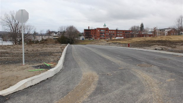 Parcours des rivières : une première rue asphaltée