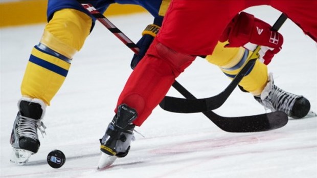 Une joute serrée et une autre à oublier au hockey commercial