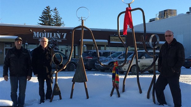 La Source d’Arts inaugure une sculpture à Asbestos