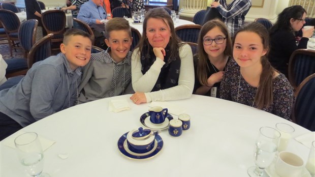 Des jeunes des écoles Saint-Philippe et de l’Arc-en-Ciel s’initient à la politique