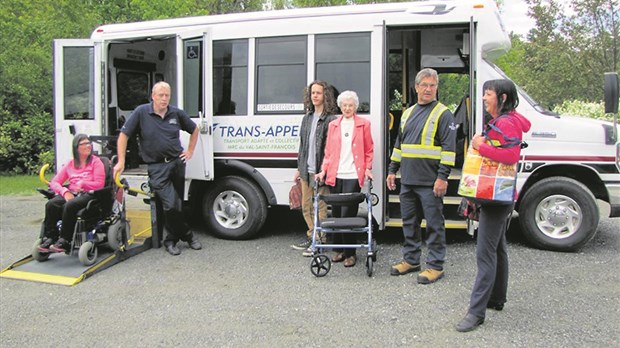 Une centaine d’enseignes et des abribus pour un transport collectif accessible partout sur le Val