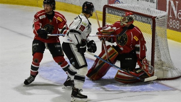 Revers du Desjardins-Wild de Windsor à Louiseville