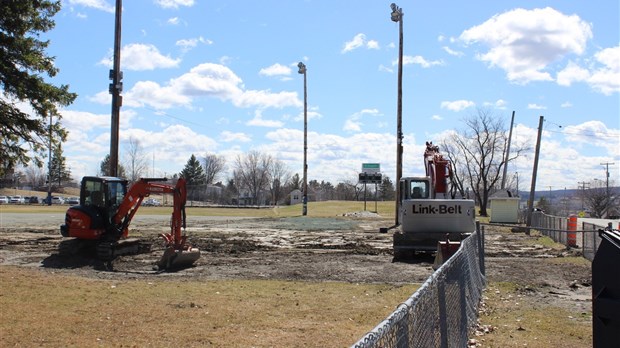 Réfection du terrain de balle de Windsor
