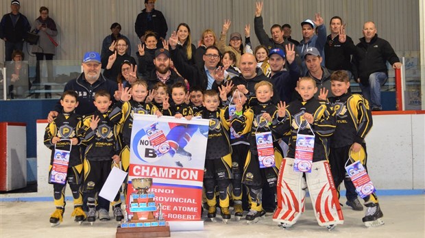 Le Novice B2 du Val Saint-François triple Champions!
