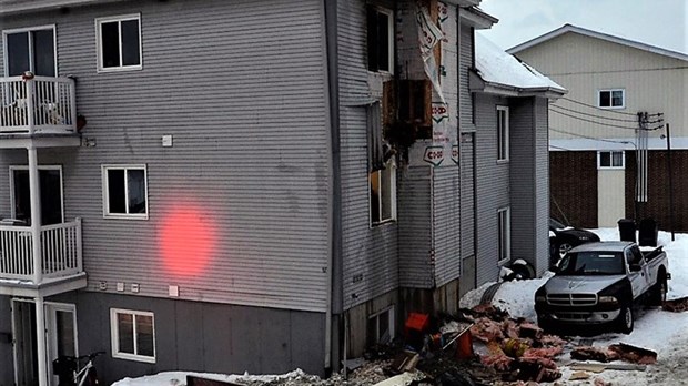 Feu majeur dans une résidence de 5 logements à Asbestos