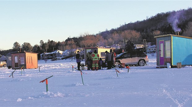 La pêche sur glace est très bonne au secteur Trois-Lacs