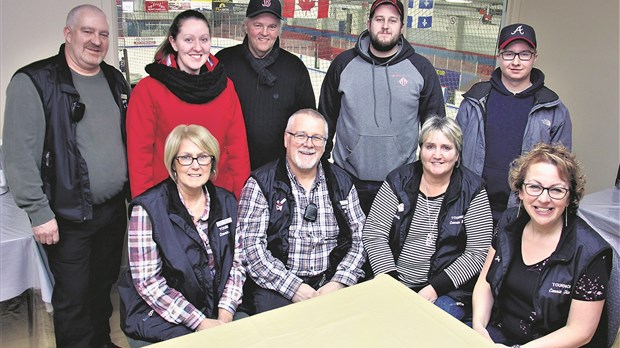 Salutations aux bénévoles du Tournoi de hockey Connie Dion