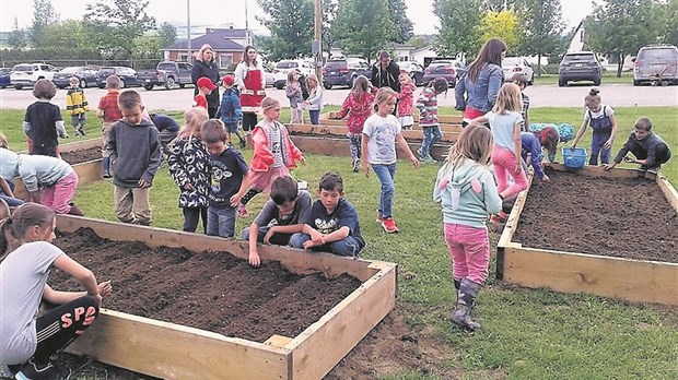 Un jardin pour des élèves de l’école primaire anglophone ADS