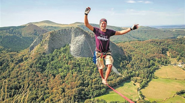 Asbestos Highline :  pour les amateurs de haute voltige et sensations fortes !