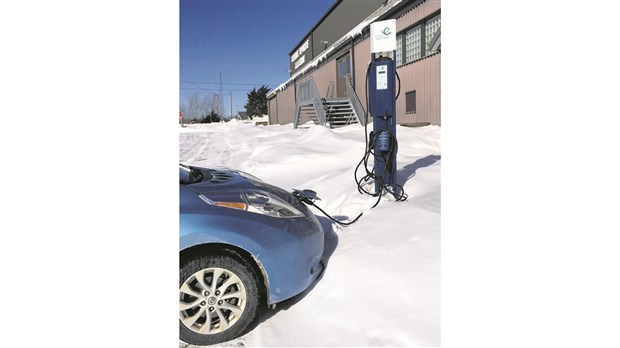 Deux bornes électriques dans les stationnements de Windsor