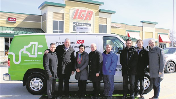 Fonds Éco IGA : un camion de livraison électrique pour Jocelyn Forgues