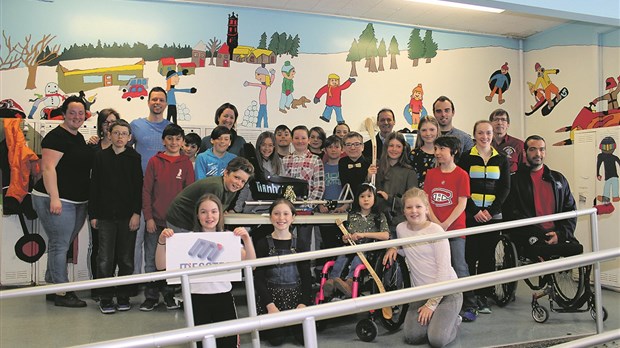 École de l’Arc-en-ciel : Une luge de parahockey pour Tianha