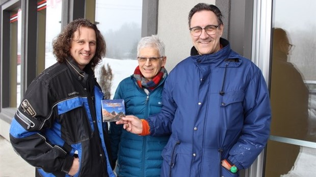 Le Groupe Watopeka gagne le prix du meilleur album aux Akademia Music Awards 