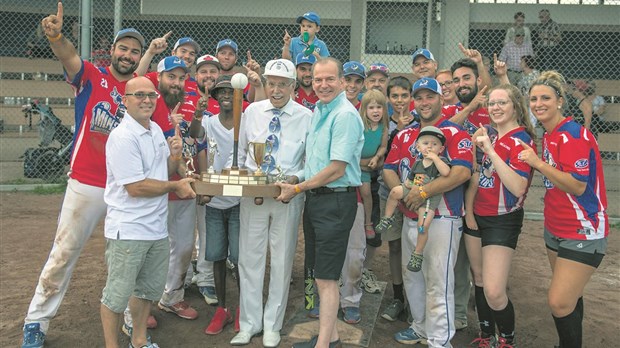 Les Mineurs d’Asbestos champions du tournoi de balle lente du Festival des Gourmands