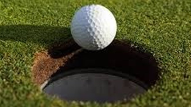 Trou d’un coup réalisé au club de golf Royal Estrie