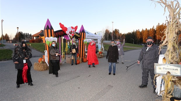 Plus de 280 voitures au service à l’auto pour l’Halloween